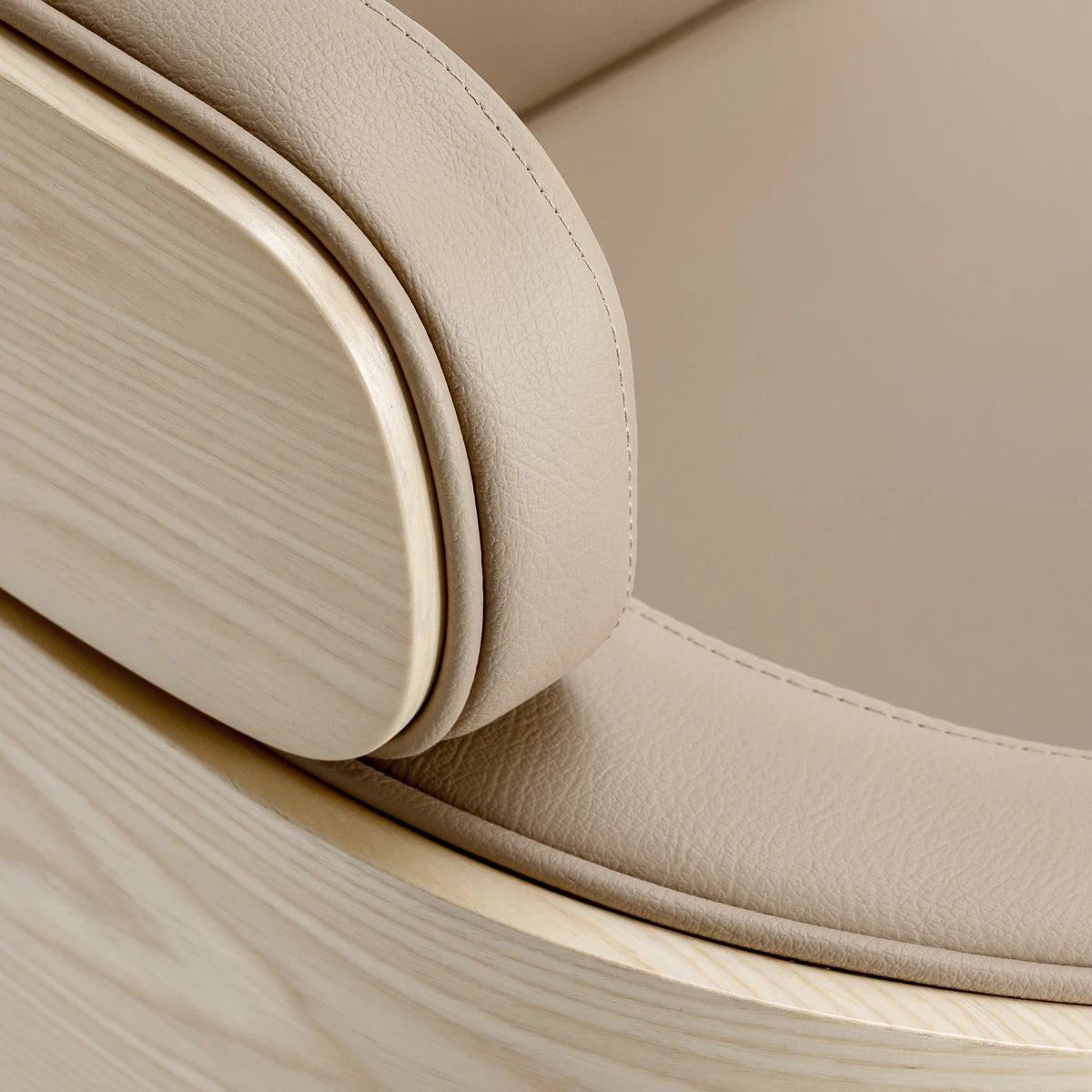 Gabbiano Wratislavia hairdressing chair beige