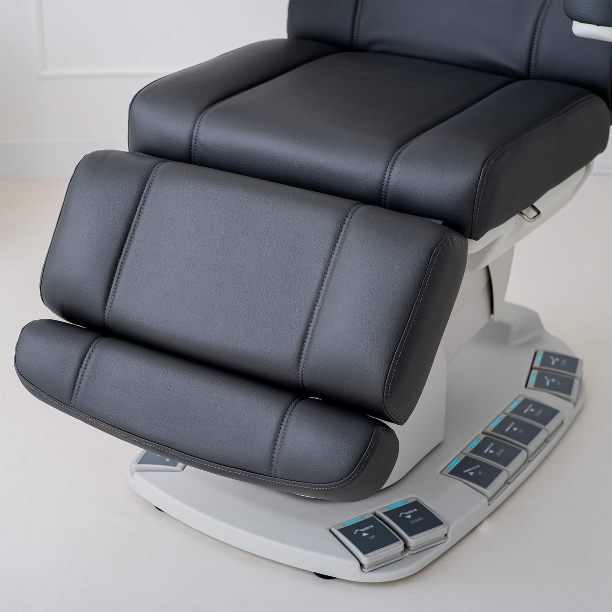 Evia Pro Graphite – premium electric beauty chair, 4 motors