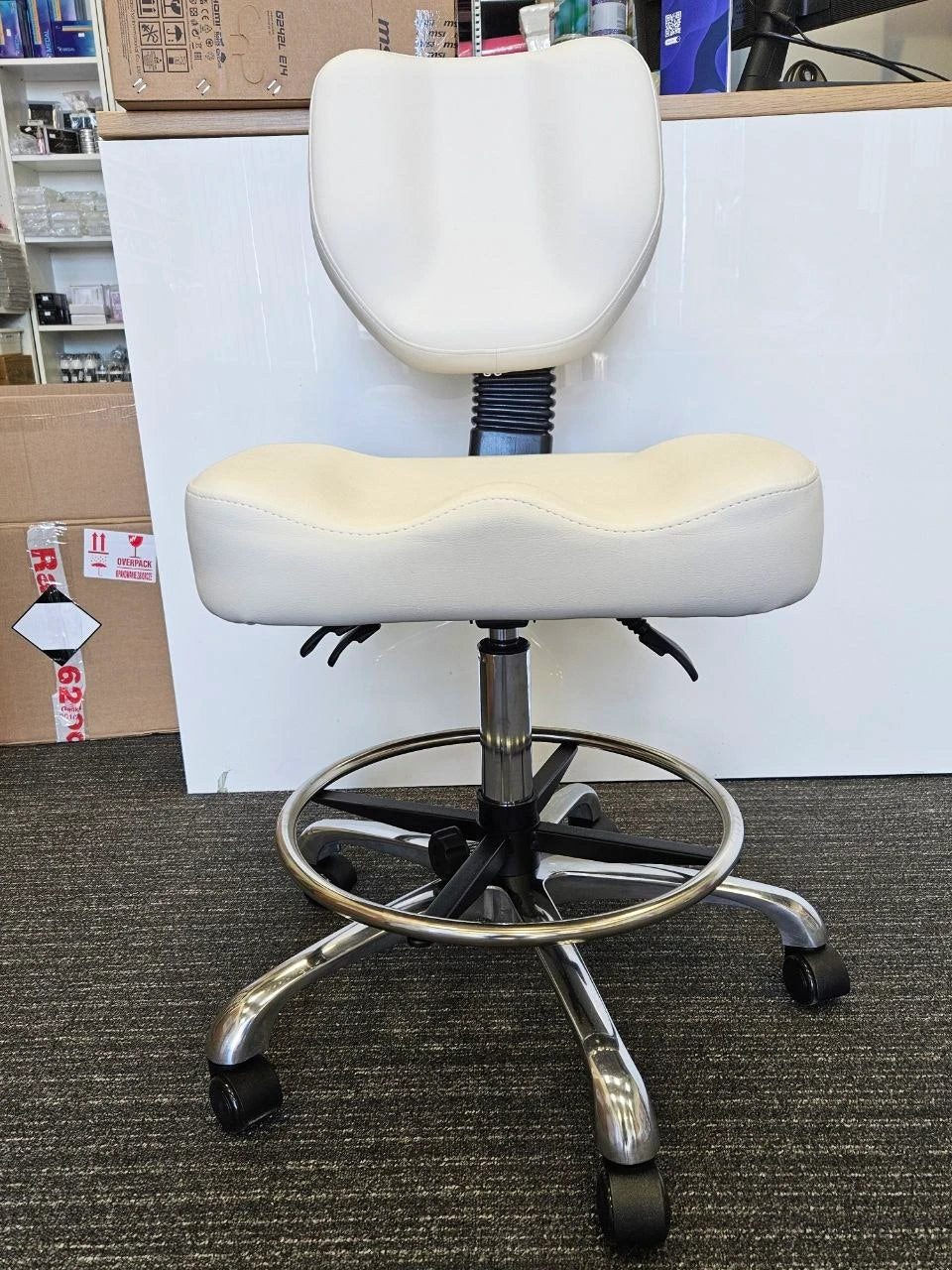 Cosmetic stool a-4299 white (exhibition model)
